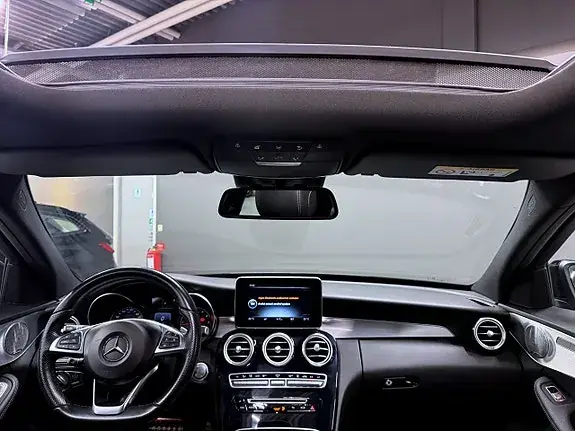 Mercedes-Benz C 300 2018 photo 3