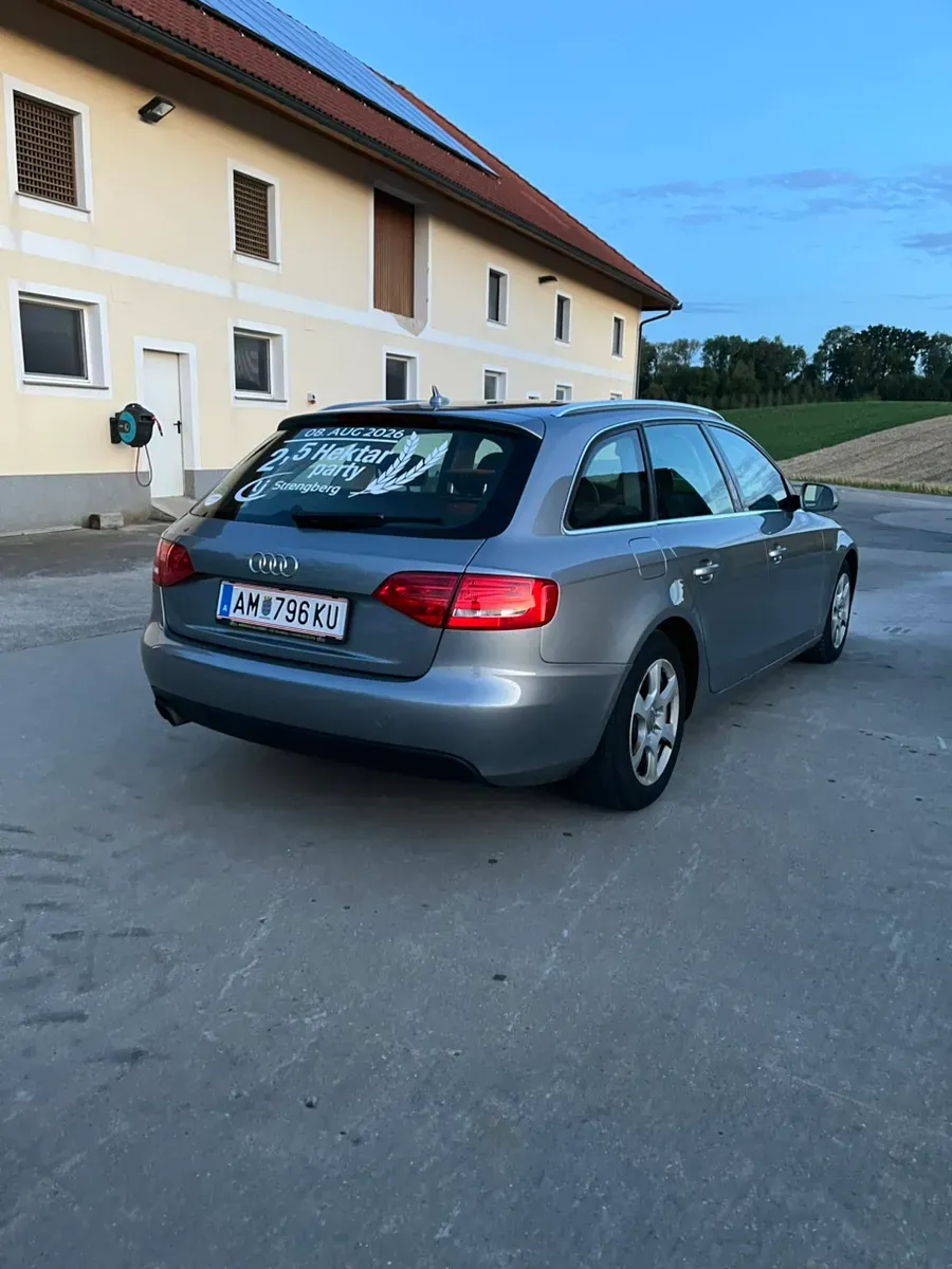 Audi A4 2011 photo 3