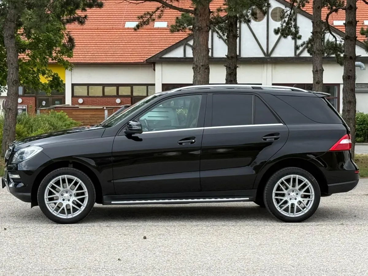 Mercedes-Benz M-Class 2013 photo 2