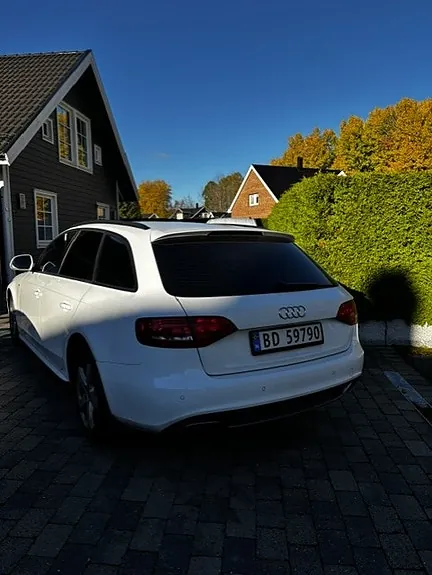 Audi A4 2009 photo 2