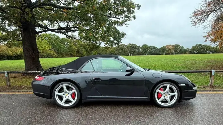 Porsche 911 2006 photo 2