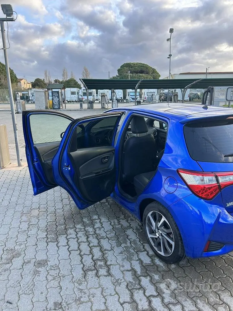 Toyota Yaris 2018 photo 2