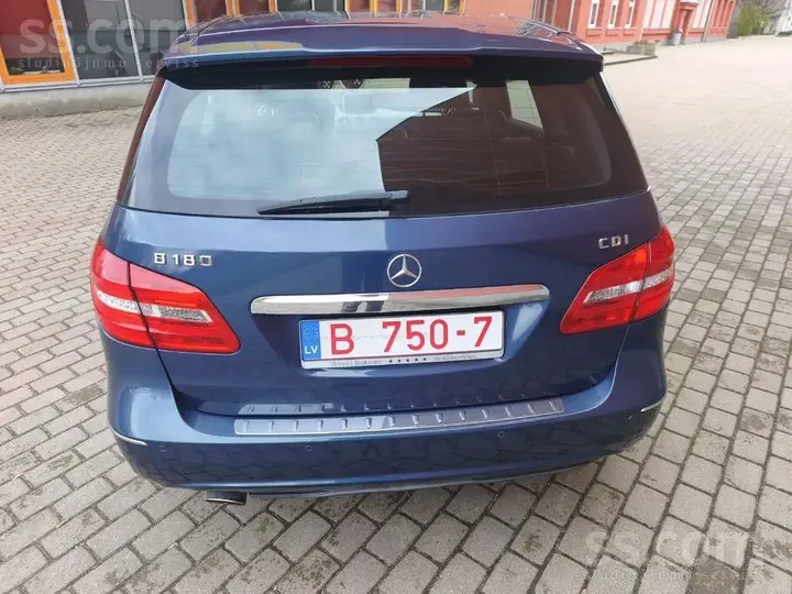 Mercedes-Benz B-Class 2012 photo 4