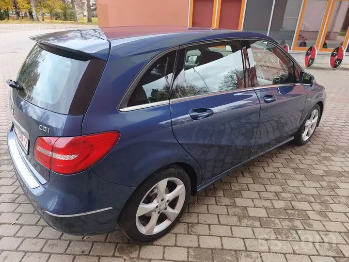 Mercedes-Benz B-Class 2012 photo 5
