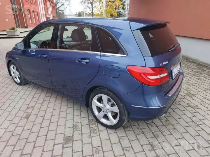 Mercedes-Benz B-Class 2012 photo 3