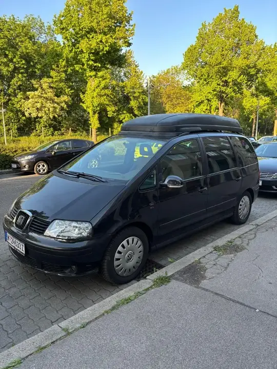 Seat Alhambra 2009 photo 2