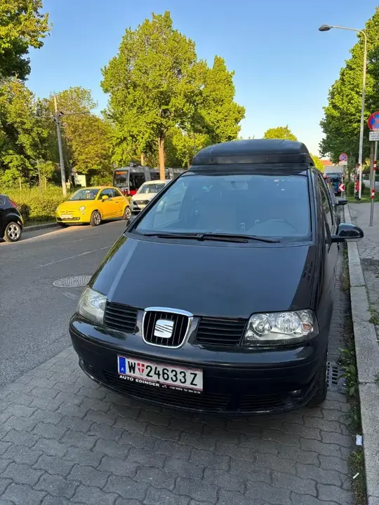 Seat Alhambra 2009 photo 3