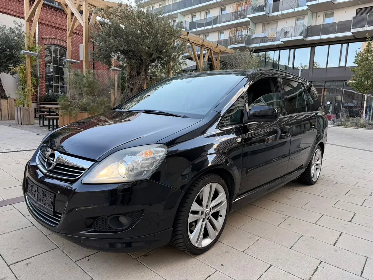Opel Zafira 2010 photo 2
