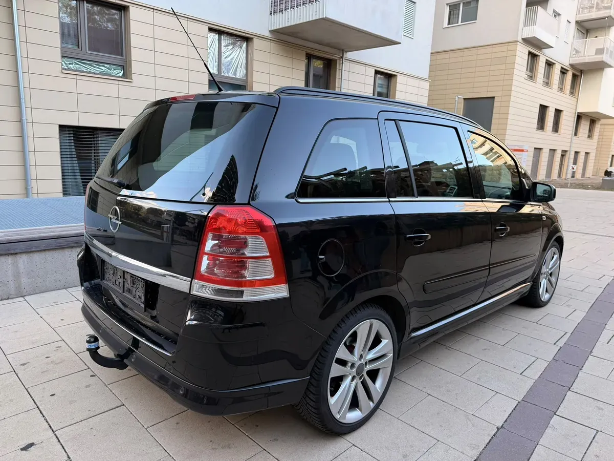 Opel Zafira 2010 photo 3