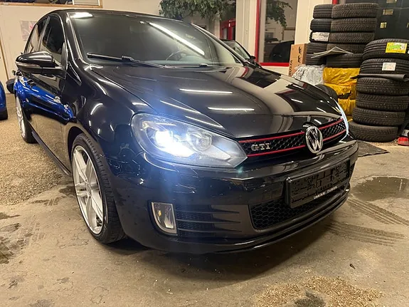 Volkswagen Golf Vi 2010 photo 2