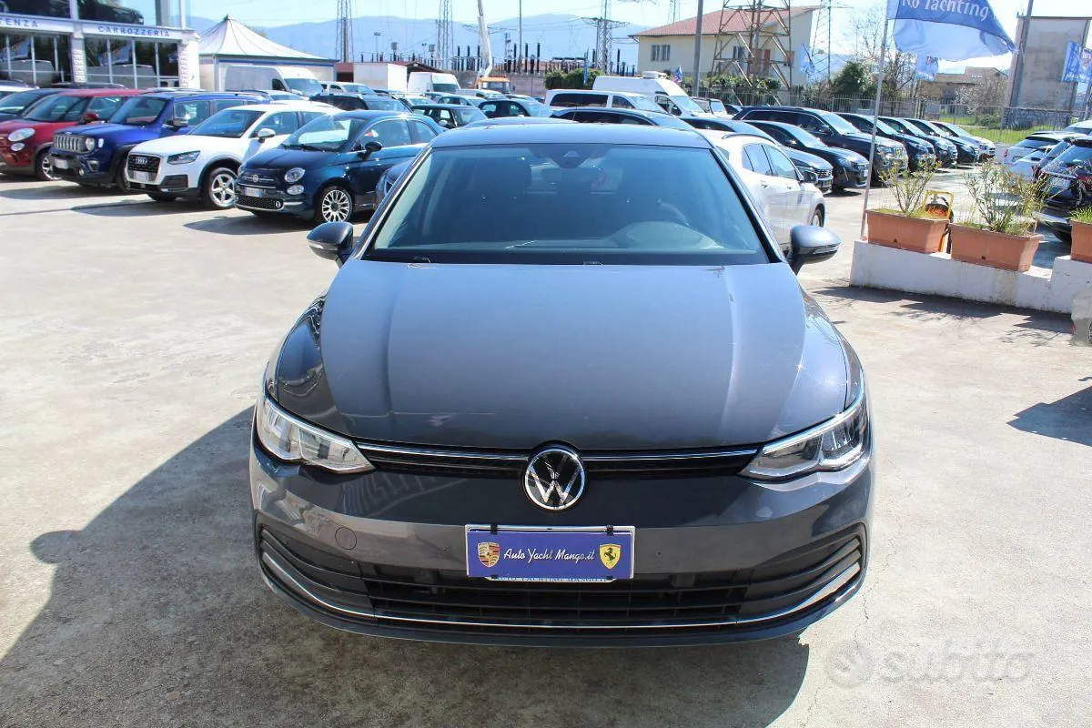 Volkswagen Golf 2023 photo 2
