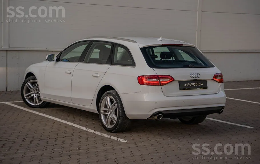 Audi A4 2012 photo 3