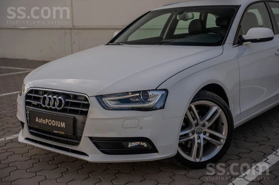Audi A4 2012 photo 2
