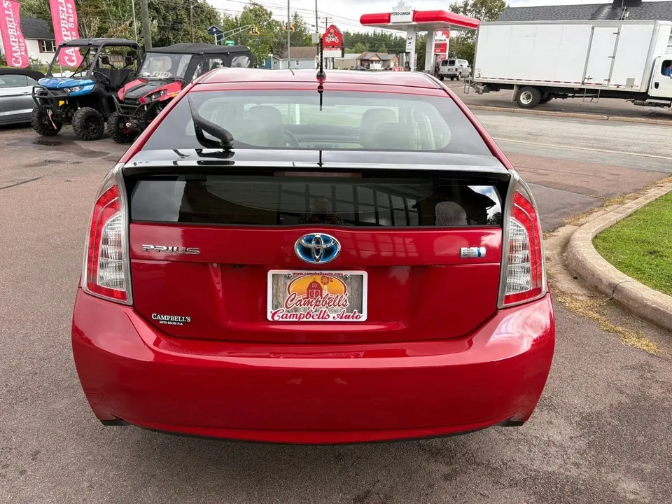 Toyota Prius 2015 photo 5
