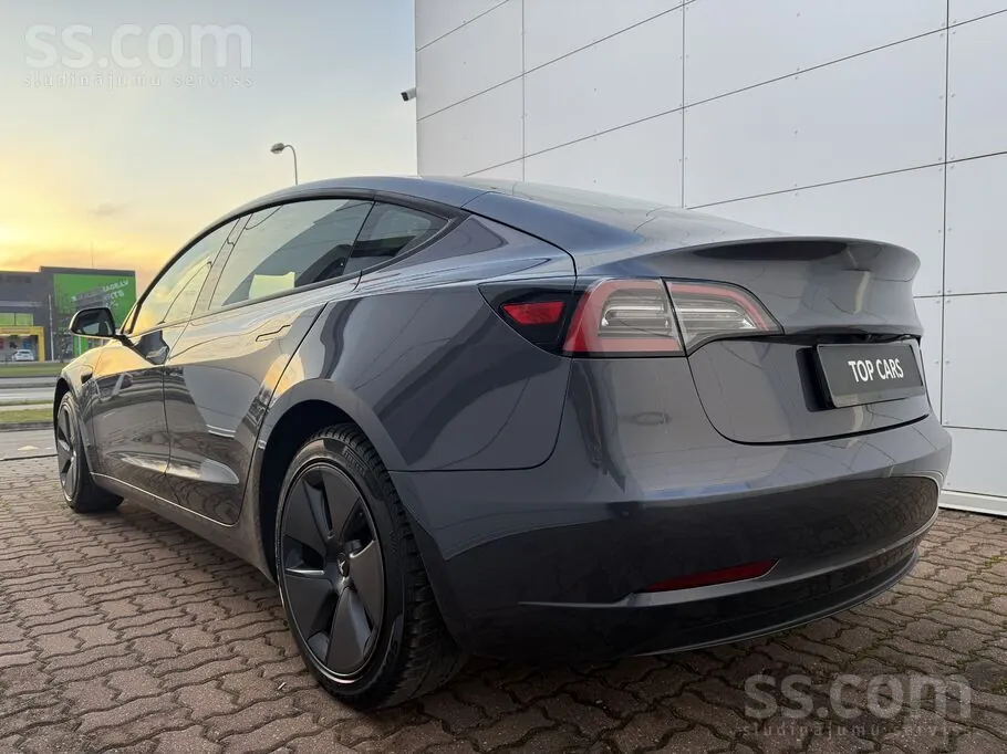 Tesla Model 3 2023 photo 3