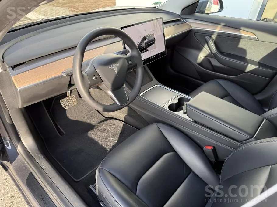 Tesla Model 3 2023 photo 5