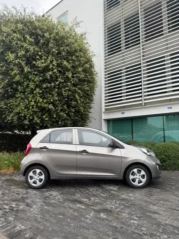 Kia Picanto 2012 photo 2