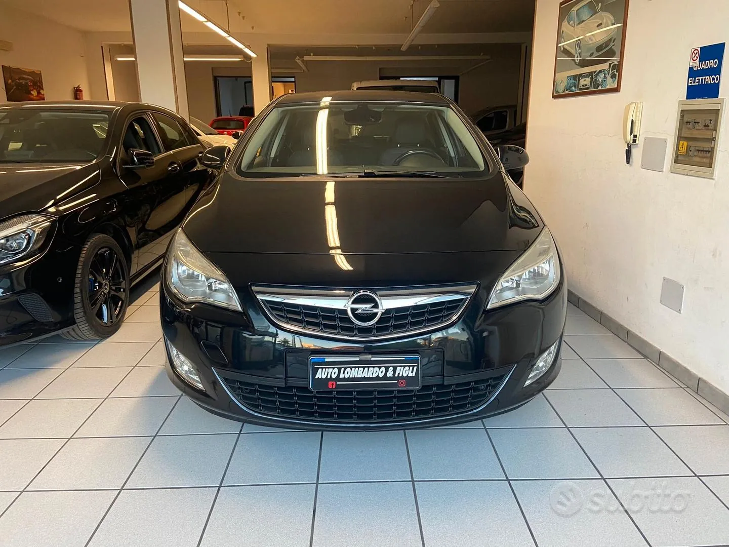 Opel Astra 2012 photo 2