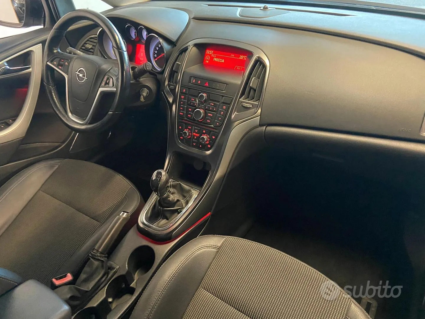 Opel Astra 2012 photo 5