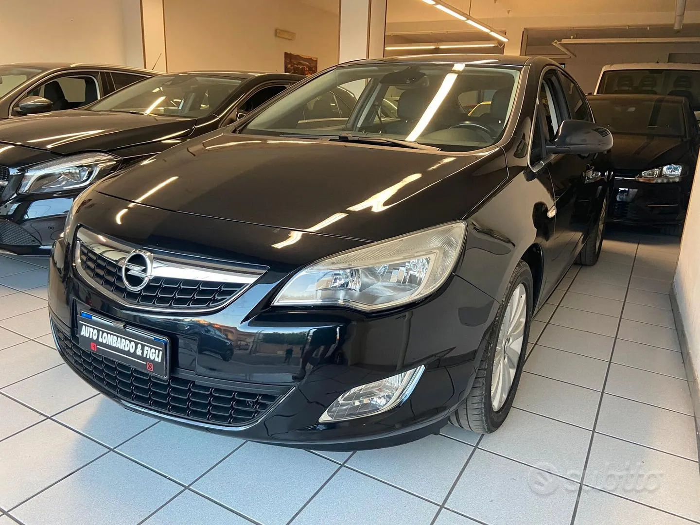 Opel Astra 2012 photo 4