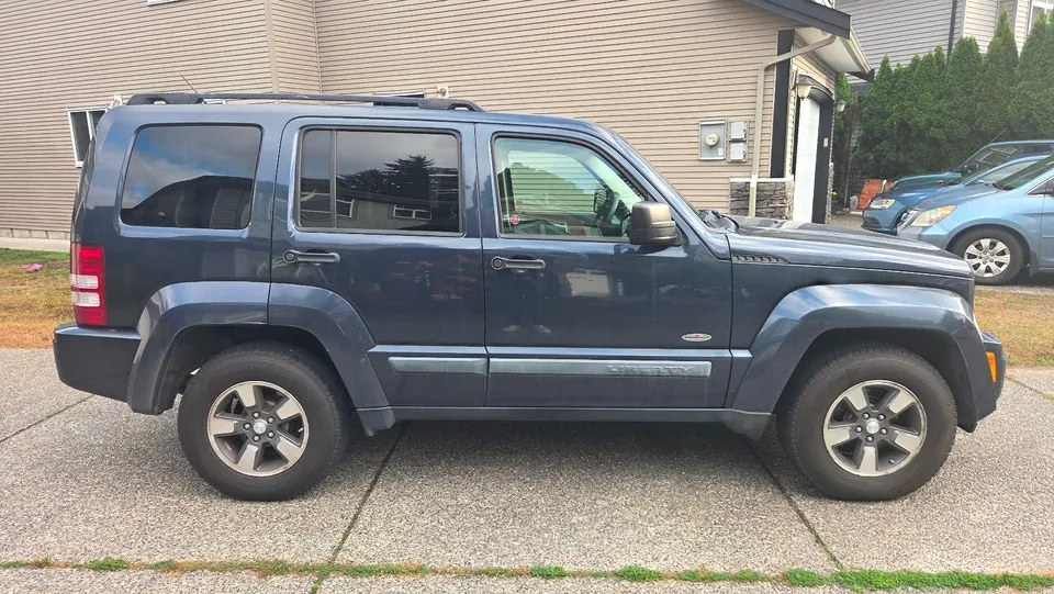 Jeep Liberty 2008 photo 4