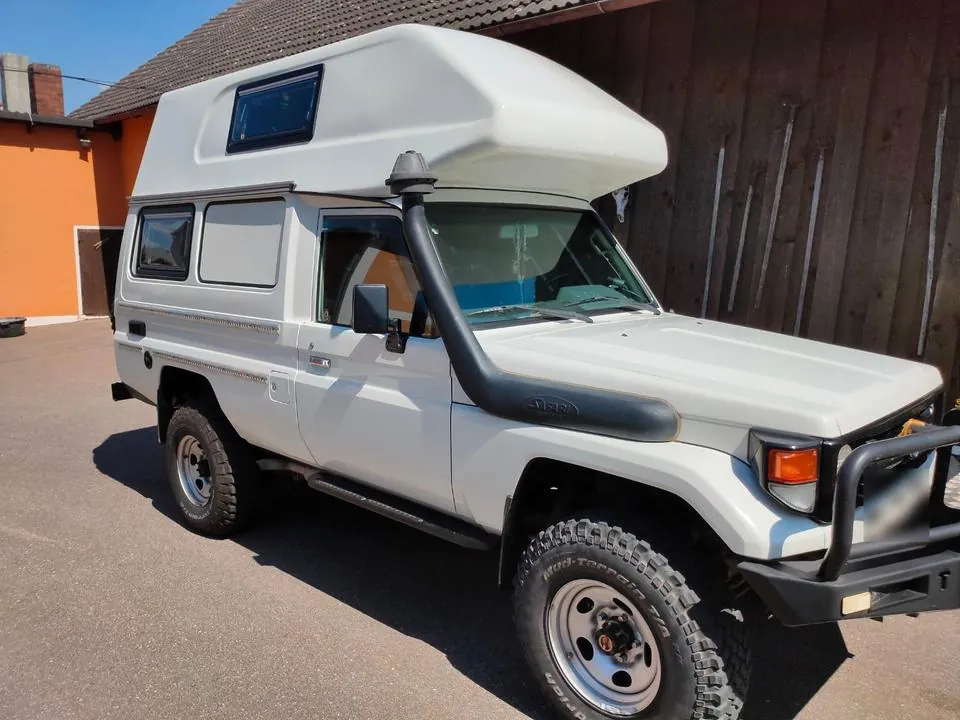 Toyota Hzj78