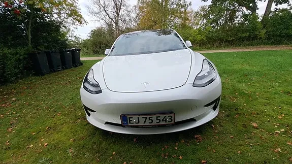 Tesla Model 3 2020 photo 2
