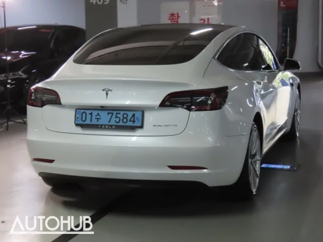 Tesla Model 3 2020 photo 3