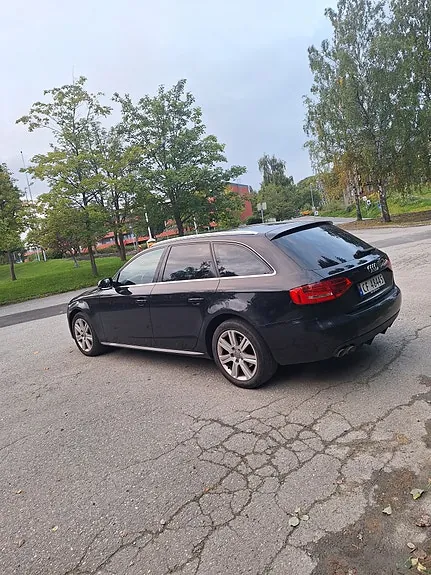 Audi A4 2009 photo 2