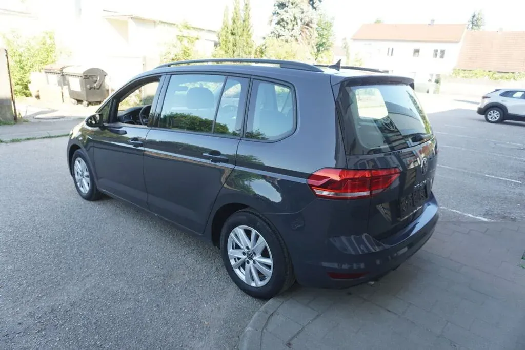Volkswagen Touran 2023 photo 3