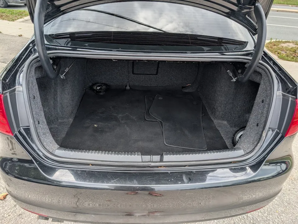 Volkswagen Jetta 2012 photo 4