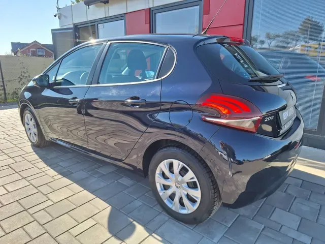 Peugeot 208 2018 photo 4