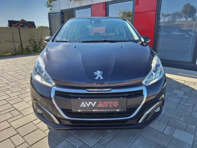 Peugeot 208 2018 photo 2