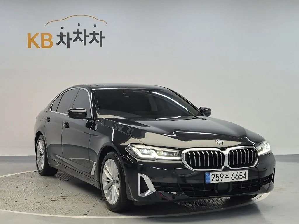 BMW 5 Series 2022 photo 4