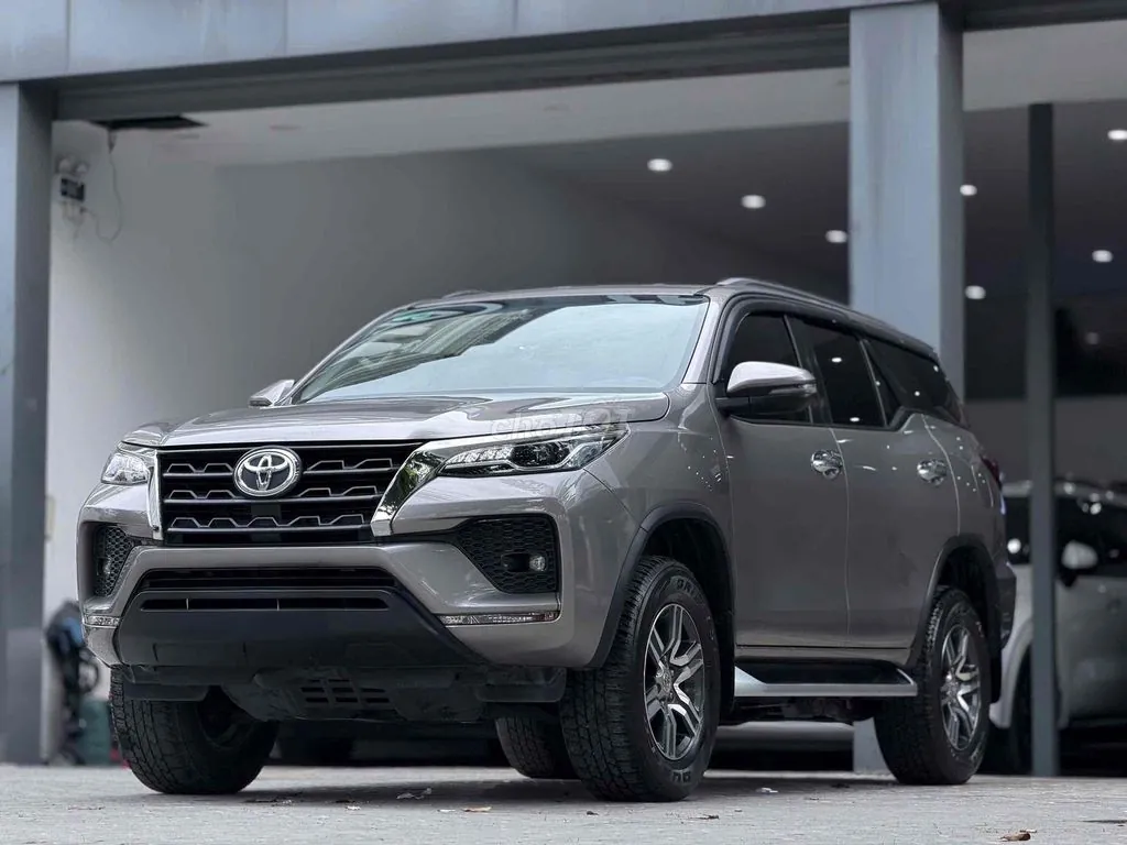 Toyota Fortuner 2022 photo 2