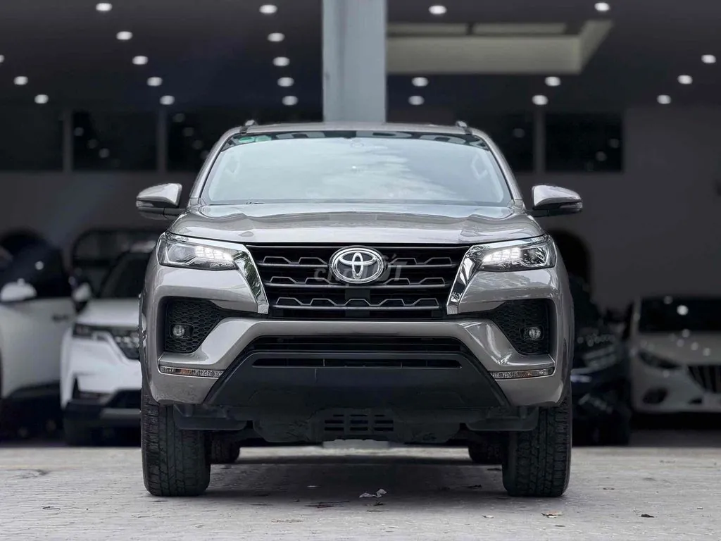 Toyota Fortuner 2022 photo 3