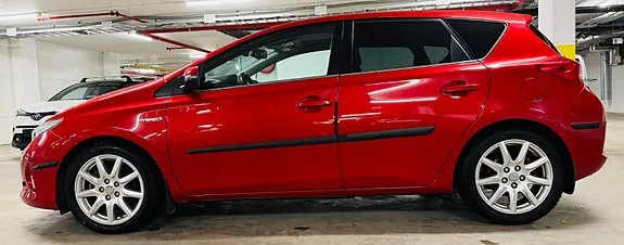 Toyota Auris 2015 photo 5