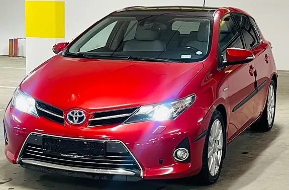 Toyota Auris 2015 photo 2