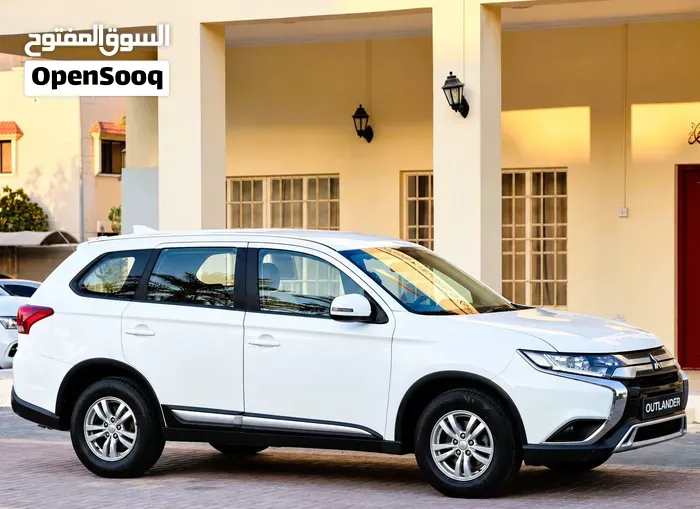 Mitsubishi Outlander 2022 photo 3