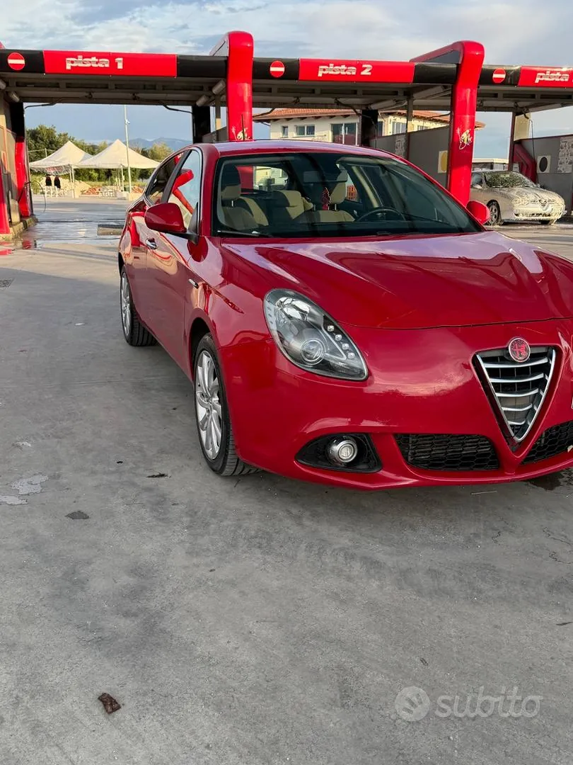 Alfa Romeo Giulietta 2015 photo 2