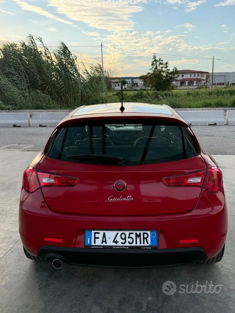 Alfa Romeo Giulietta 2015 photo 4