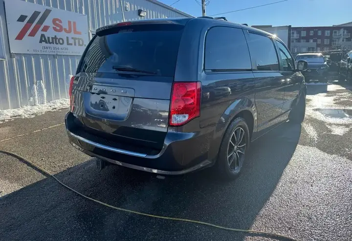Dodge Grand Caravan 2017 photo 3