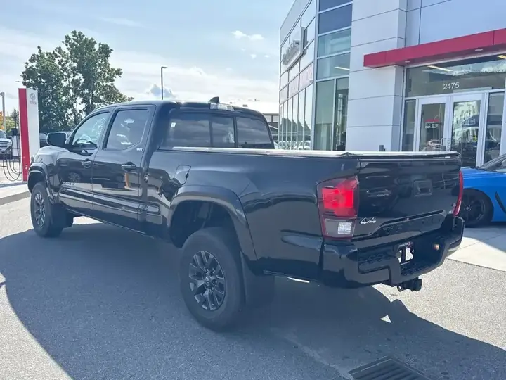 Toyota Tacoma 2023 photo 2
