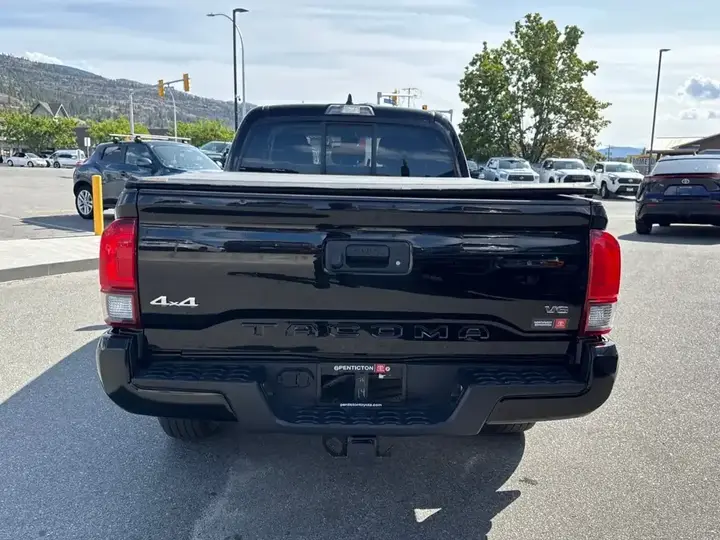 Toyota Tacoma 2023 photo 3