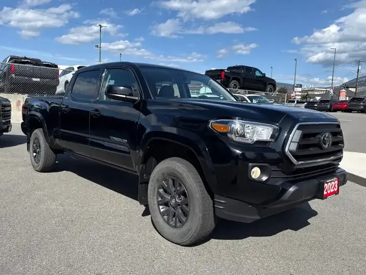 Toyota Tacoma 2023 photo 5