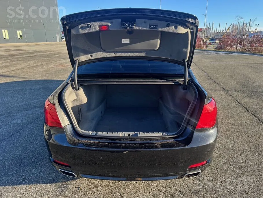 BMW 740D 2011 photo 5