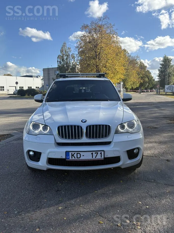BMW X5 2010 photo 2