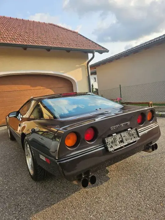 Chevrolet Corvette 1990 photo 2