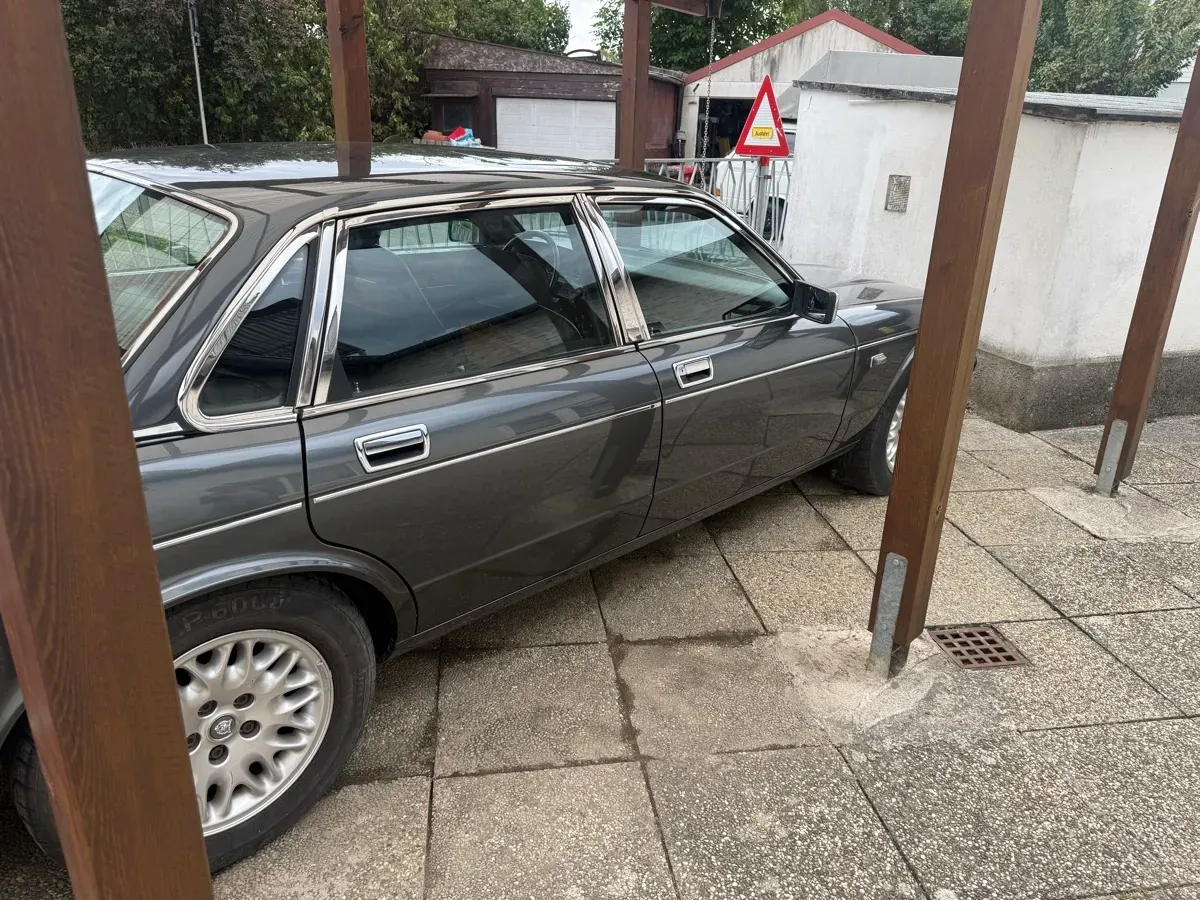 Jaguar Daimler 1990 photo 2