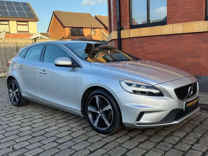 Volvo V40 2017 photo 2